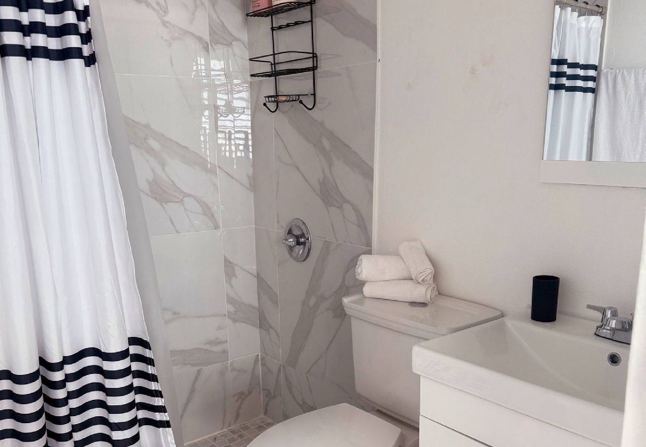 Apartment in Ponce - Charming 3BR Near Ponce Attractions