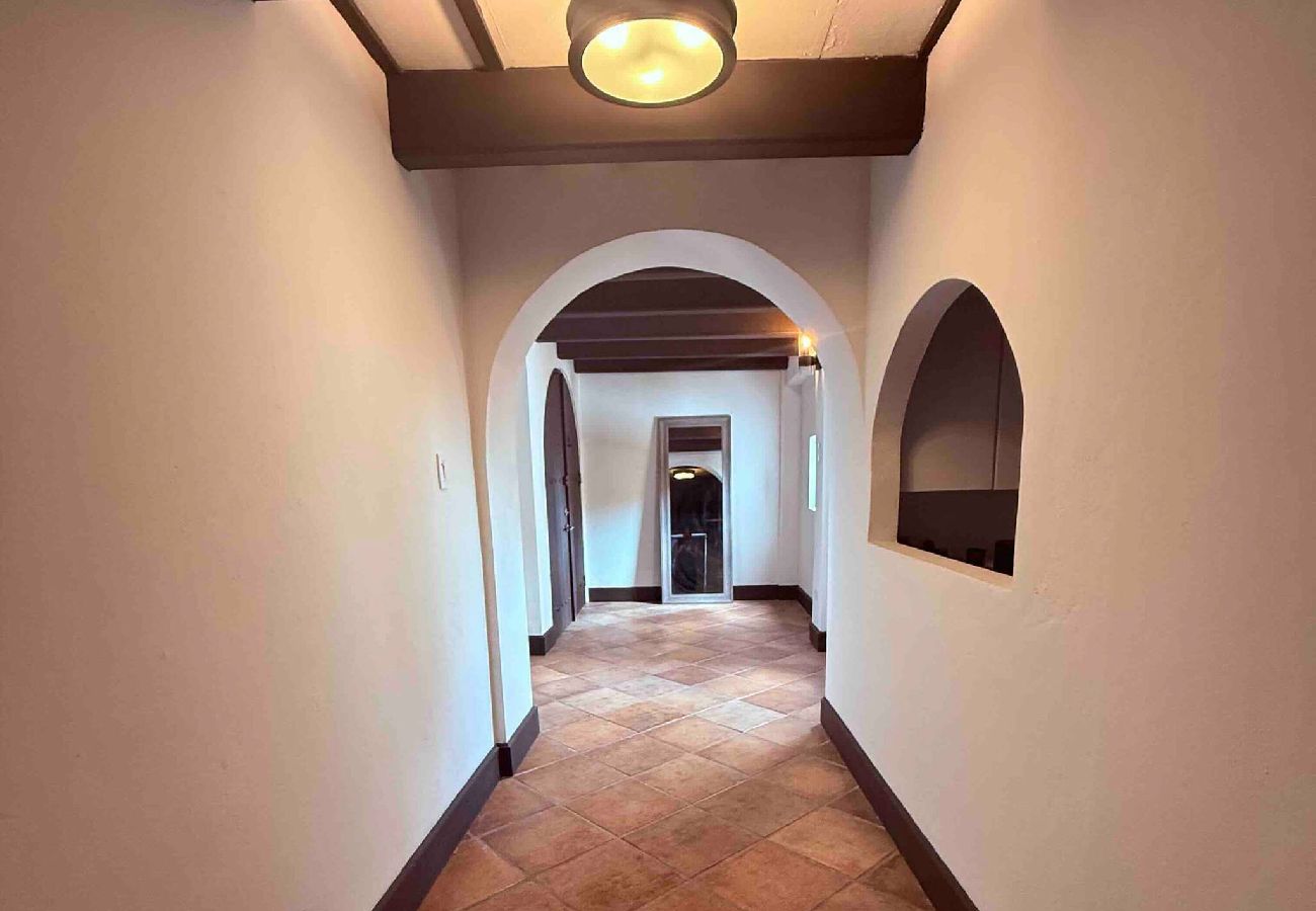Apartment in San Juan - Bad Bunny's Calle de la Luna: Old San Juan History 