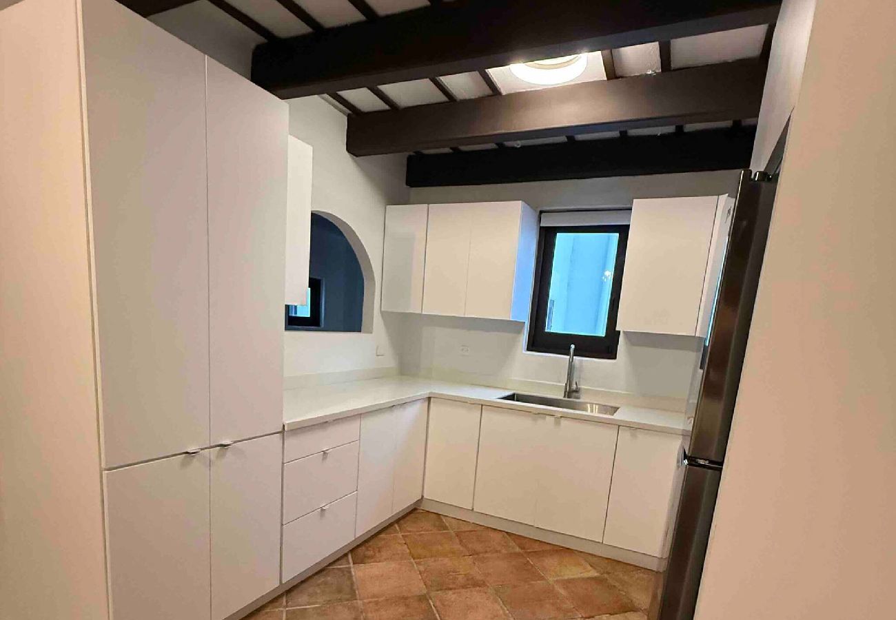 Apartment in San Juan - Bad Bunny's Calle de la Luna: Old San Juan History 