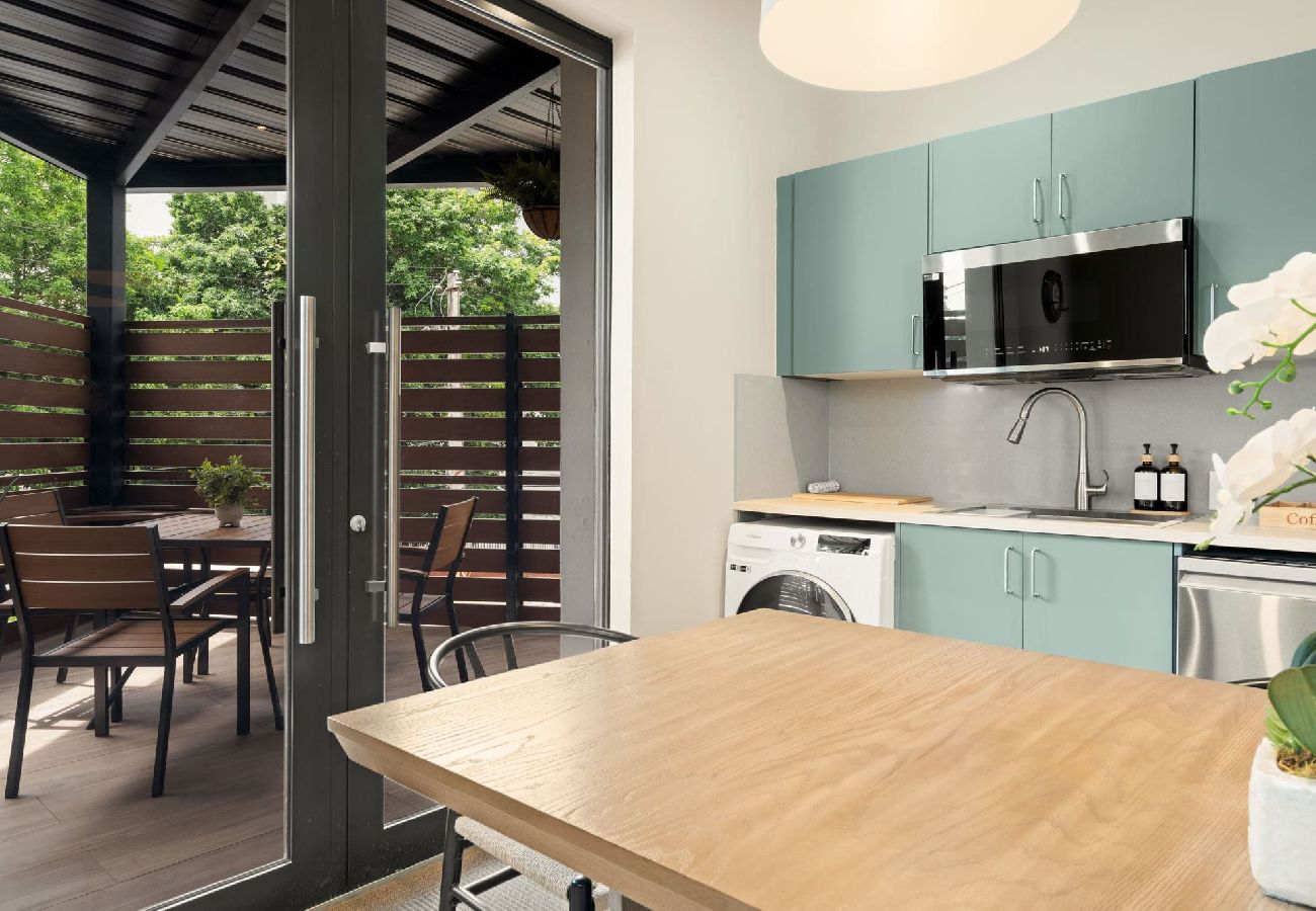 Apartment in San Juan - Condado 5BR Apt| Walk to Beach & Restaurants