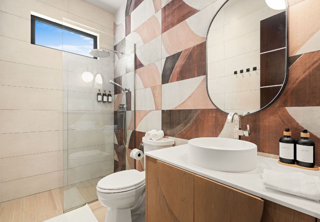 Apartment in San Juan - Condado 5BR Apt| Walk to Beach & Restaurants