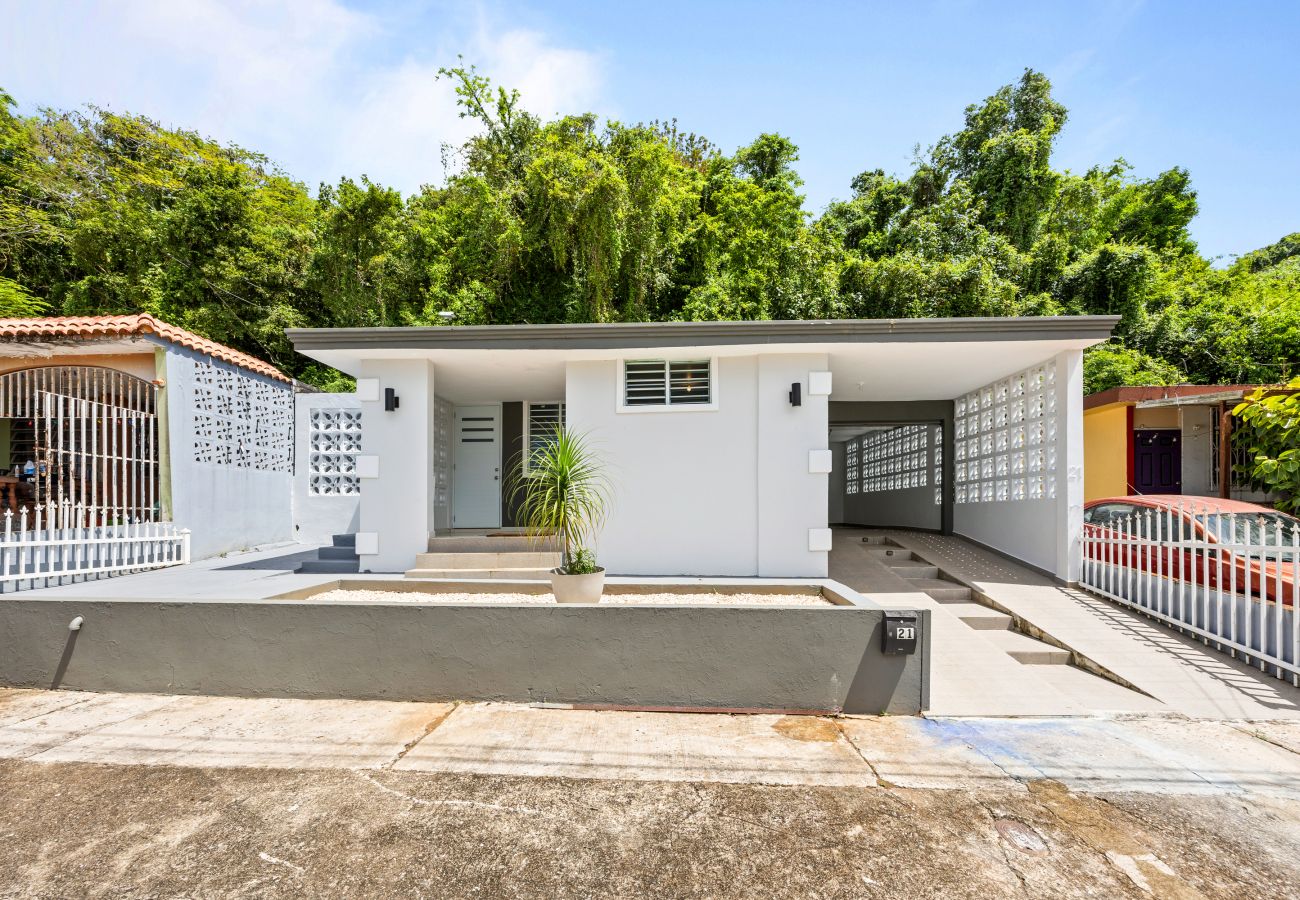 House in Manatí  - Cozy 3B House Charming  and Comfortable