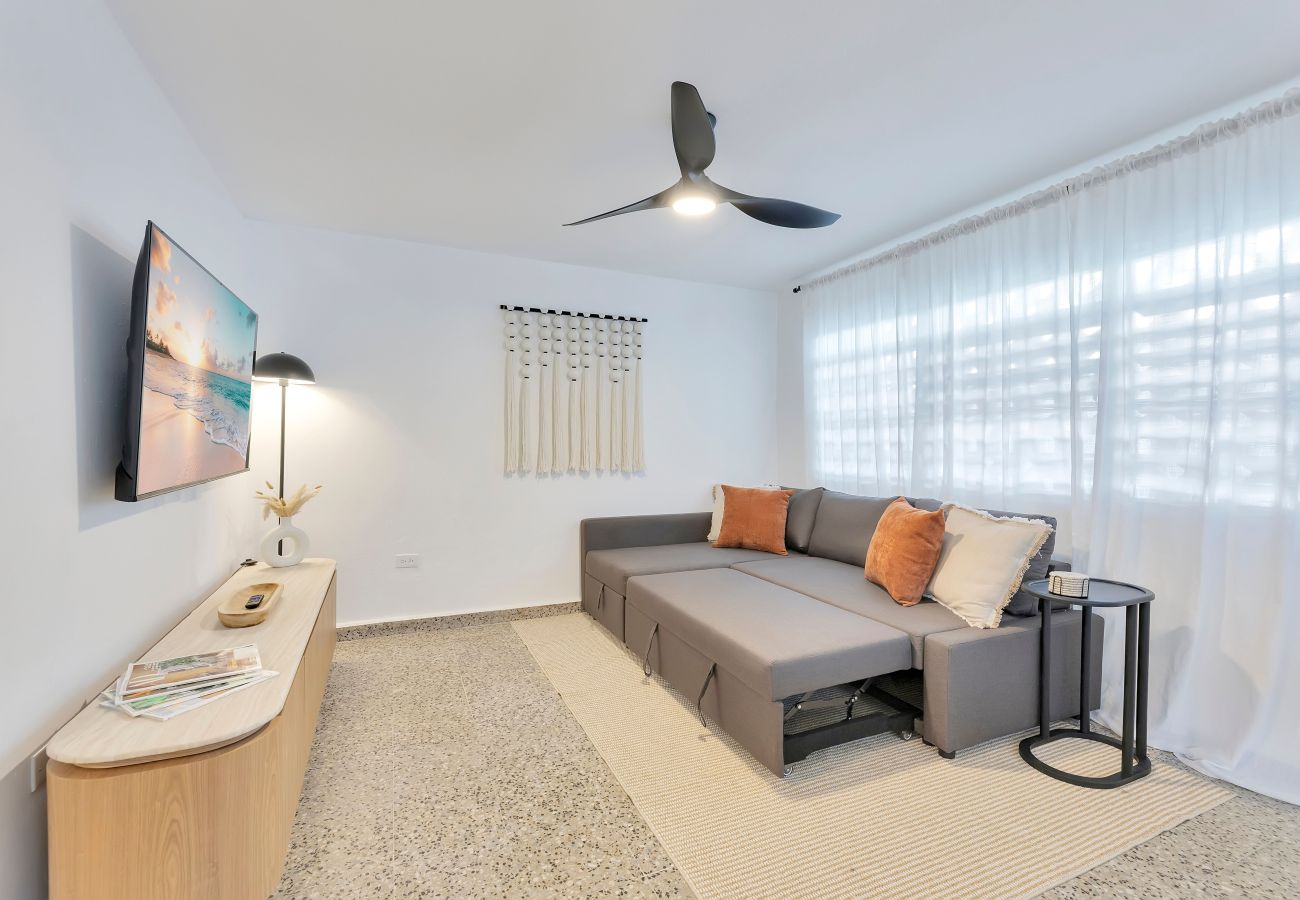Apartment in San Juan - Prime Calle Cerra 3BR | Walk to Restaurants & Bars