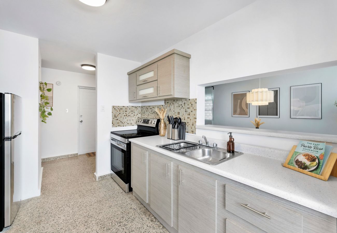 Apartment in San Juan - Prime Calle Cerra 3BR | Walk to Restaurants & Bars