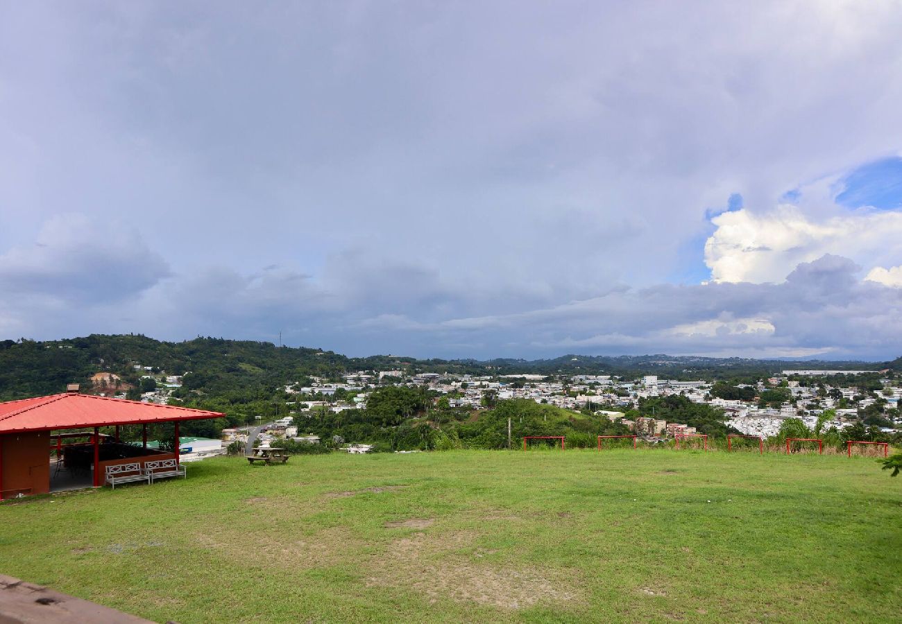 Farm stay in Cidra - La Loma: Cozy Retreat with Jacuzzi & Views 