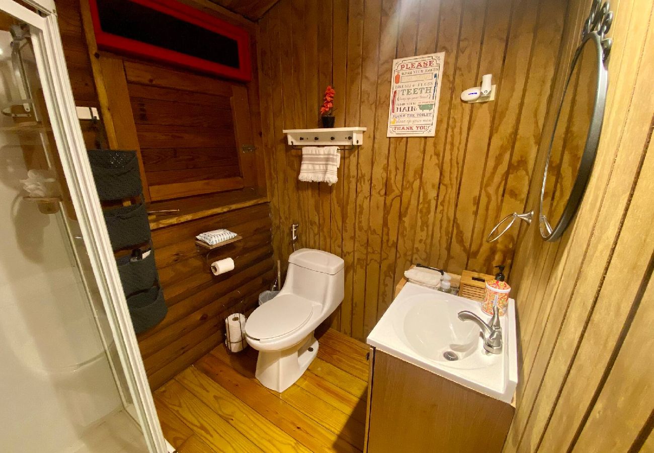 Farm stay in Cidra - La Loma: Cozy Retreat with Jacuzzi & Views 