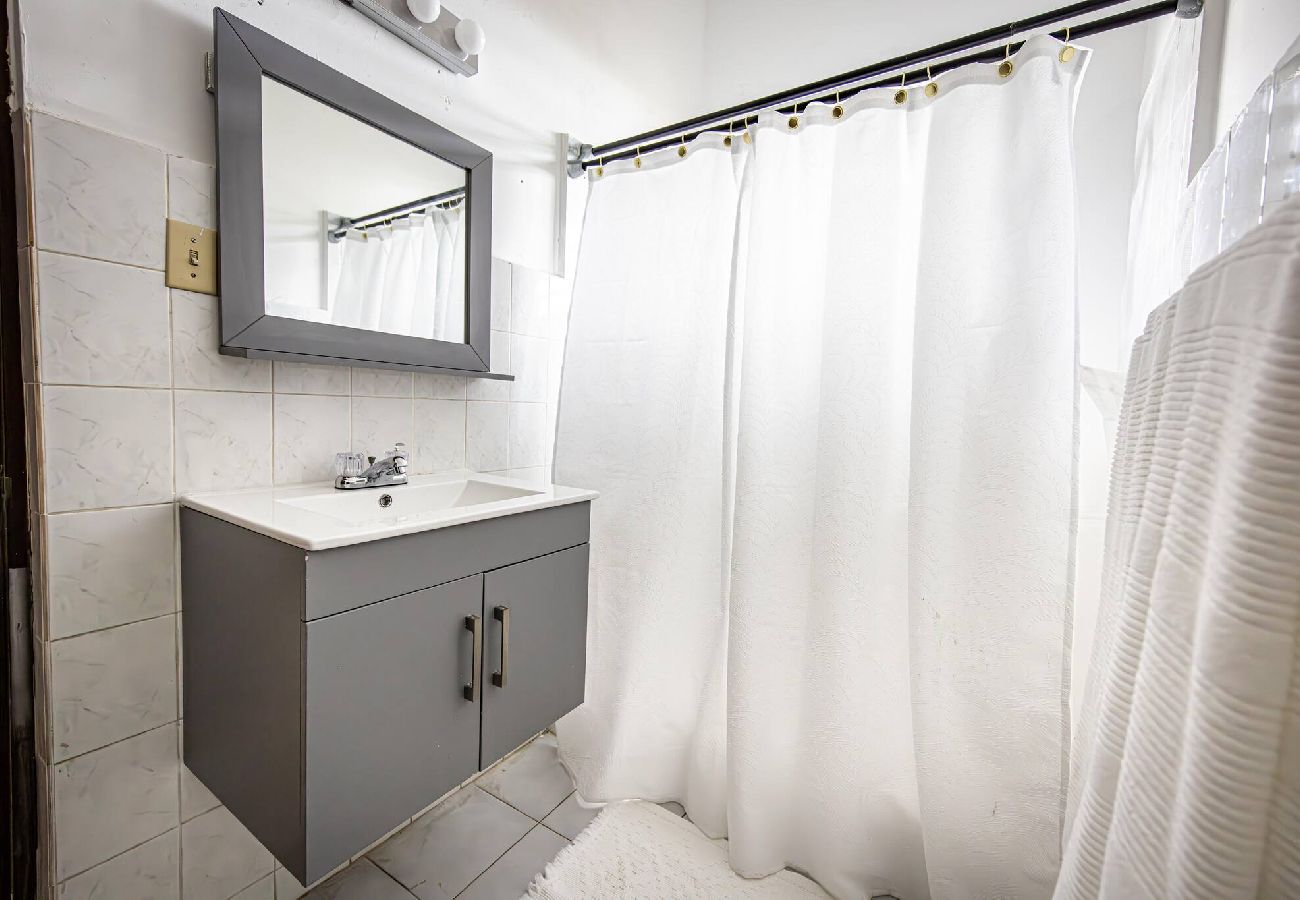 Apartment in San Juan - Budget Friendly Apt with 2 Balconies Near Beach 
