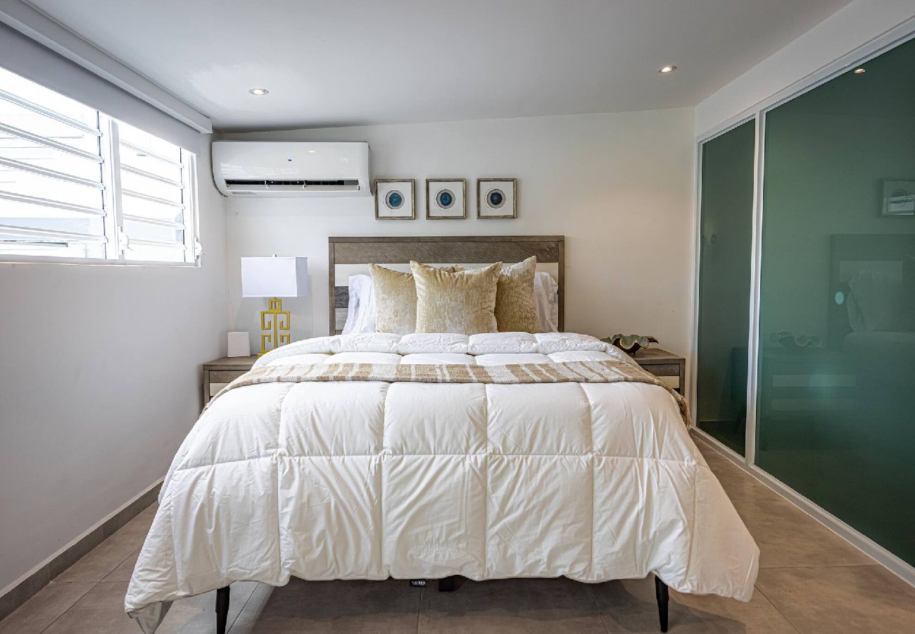 Apartment in San Juan - Stylish and Comfortable Studio Steps from La Cerra 
