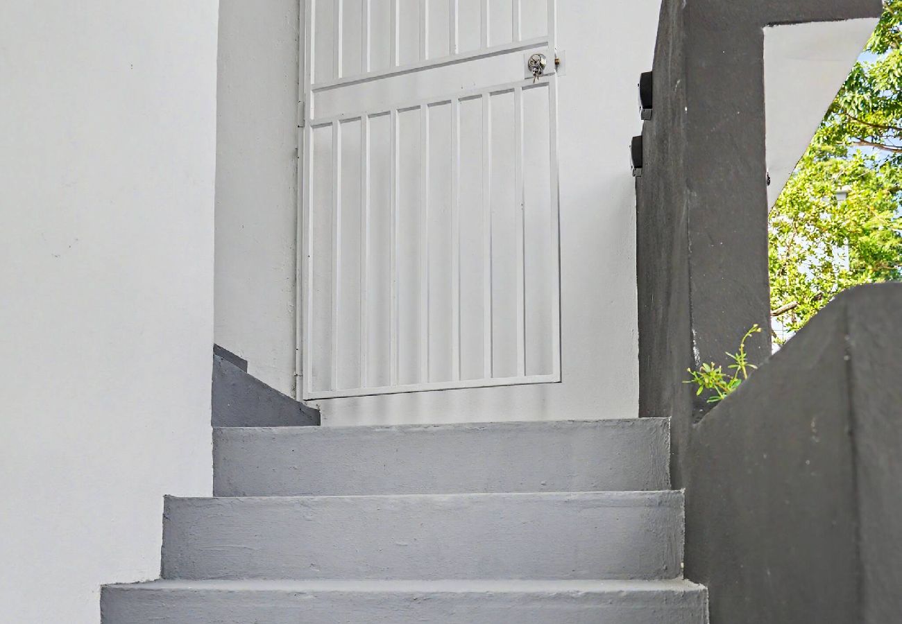 Apartment in San Juan - Stylish 2 Br Apartment Steps from La Cerra 