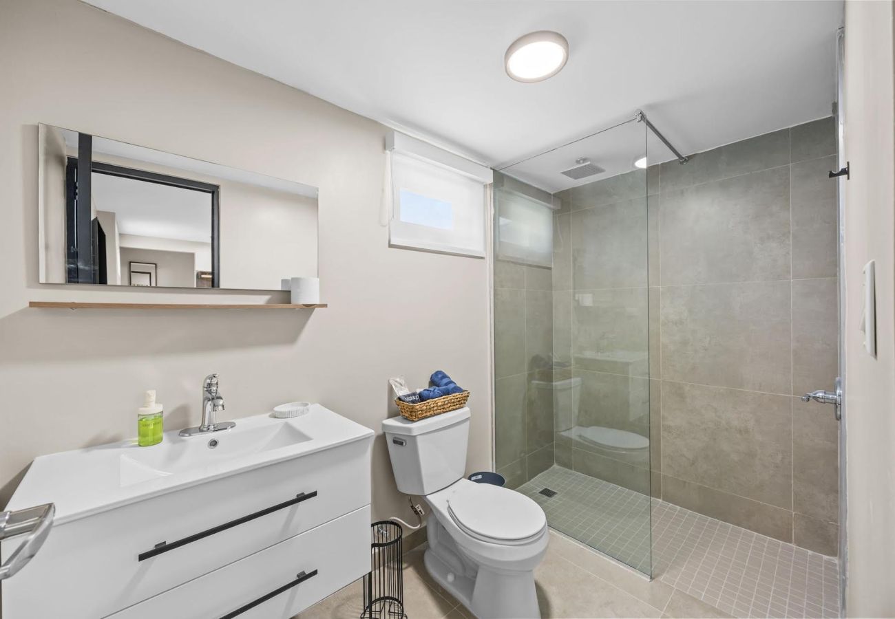 Rent by room in Carolina - Isla Verde Ocean Breeze | Luxury Beach Suites 2F