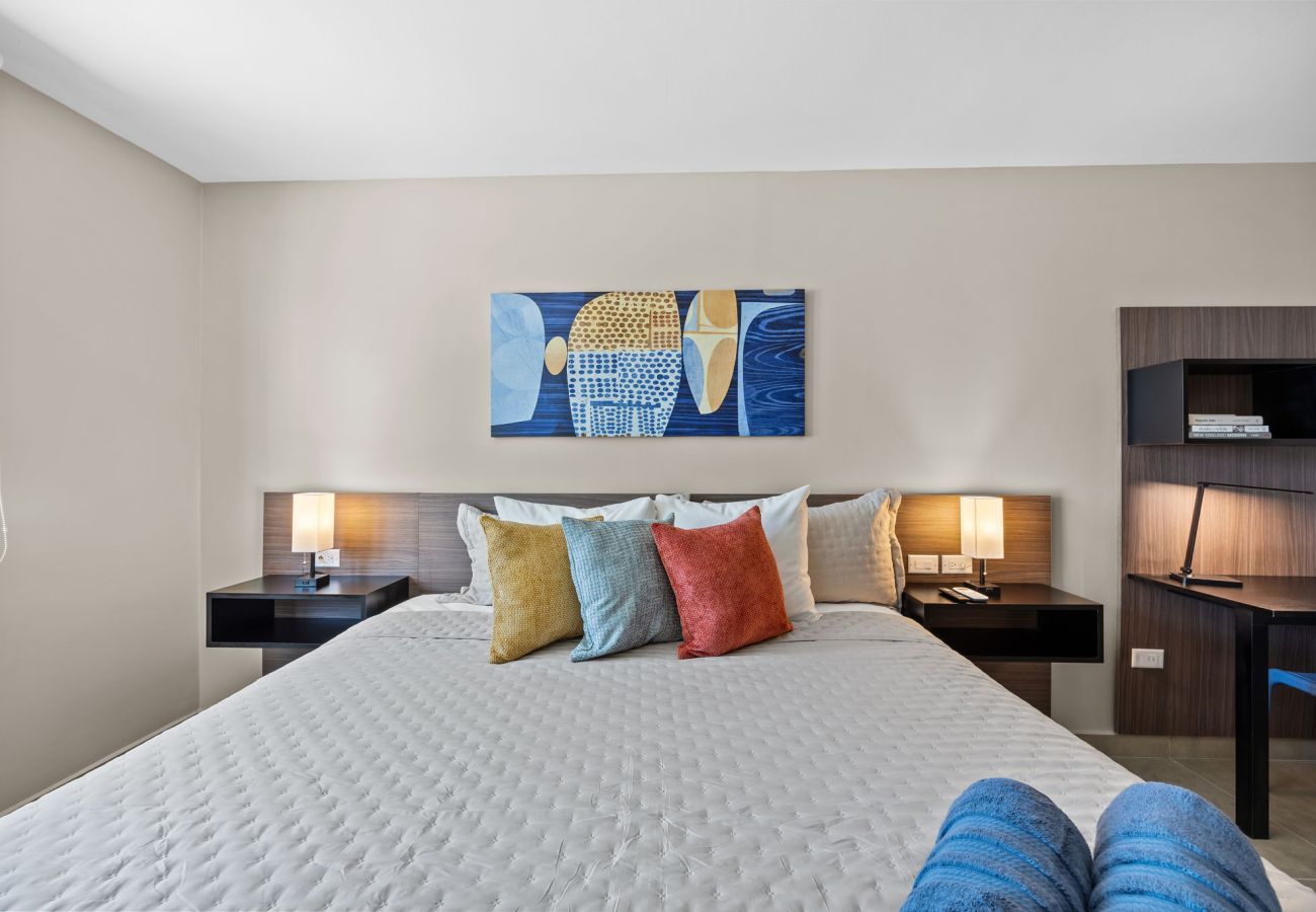 Rent by room in Carolina - OB | King Suite