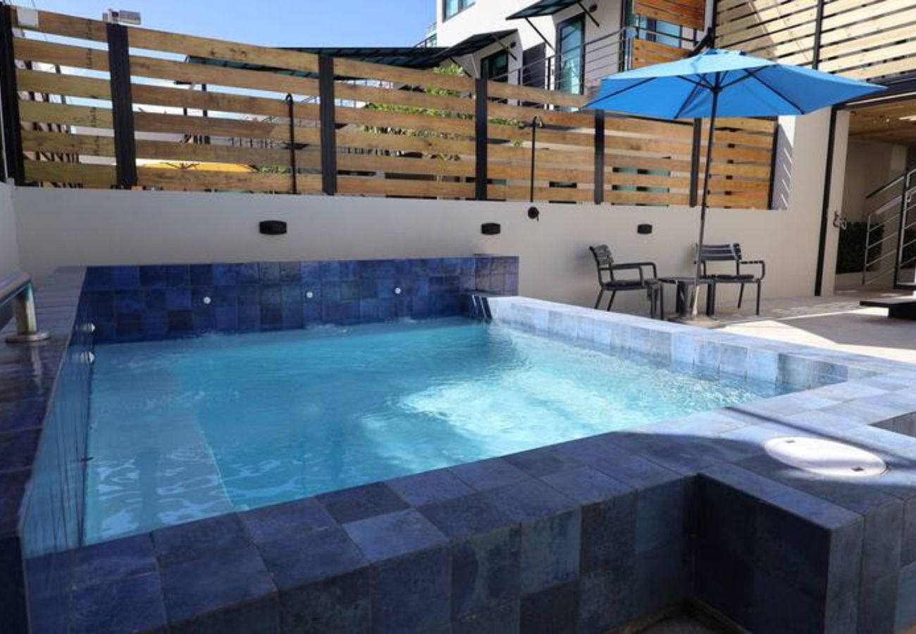 Rent by room in Carolina - OB | Double Queen Suite