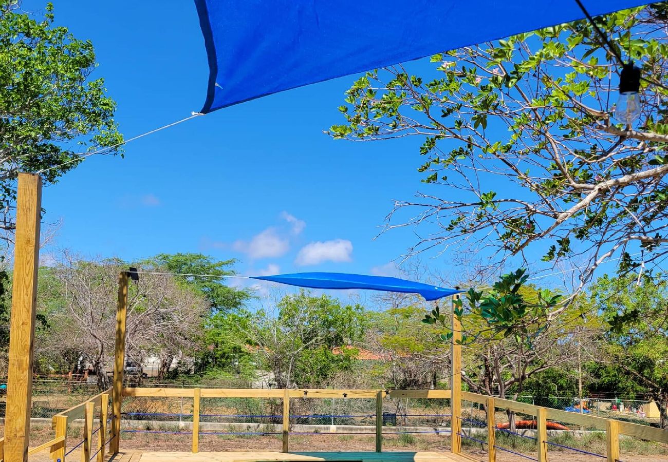 House in  - Family Apt with wide parking 