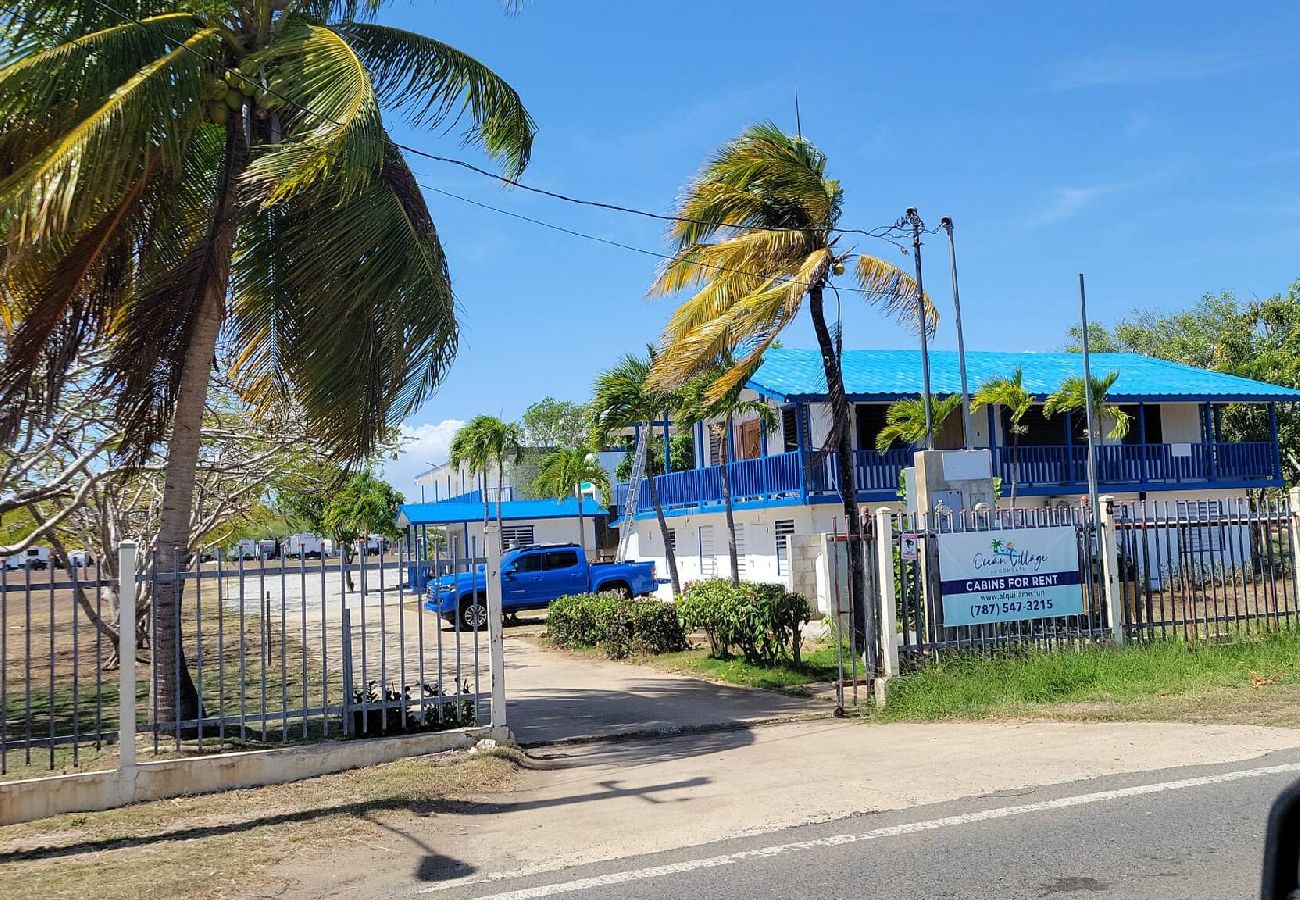 House in  - Apt 1 minute from the beach by car 