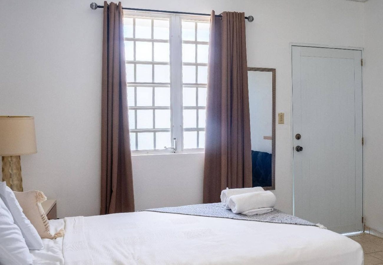 House in  - One minute away from the beach by car Apt 