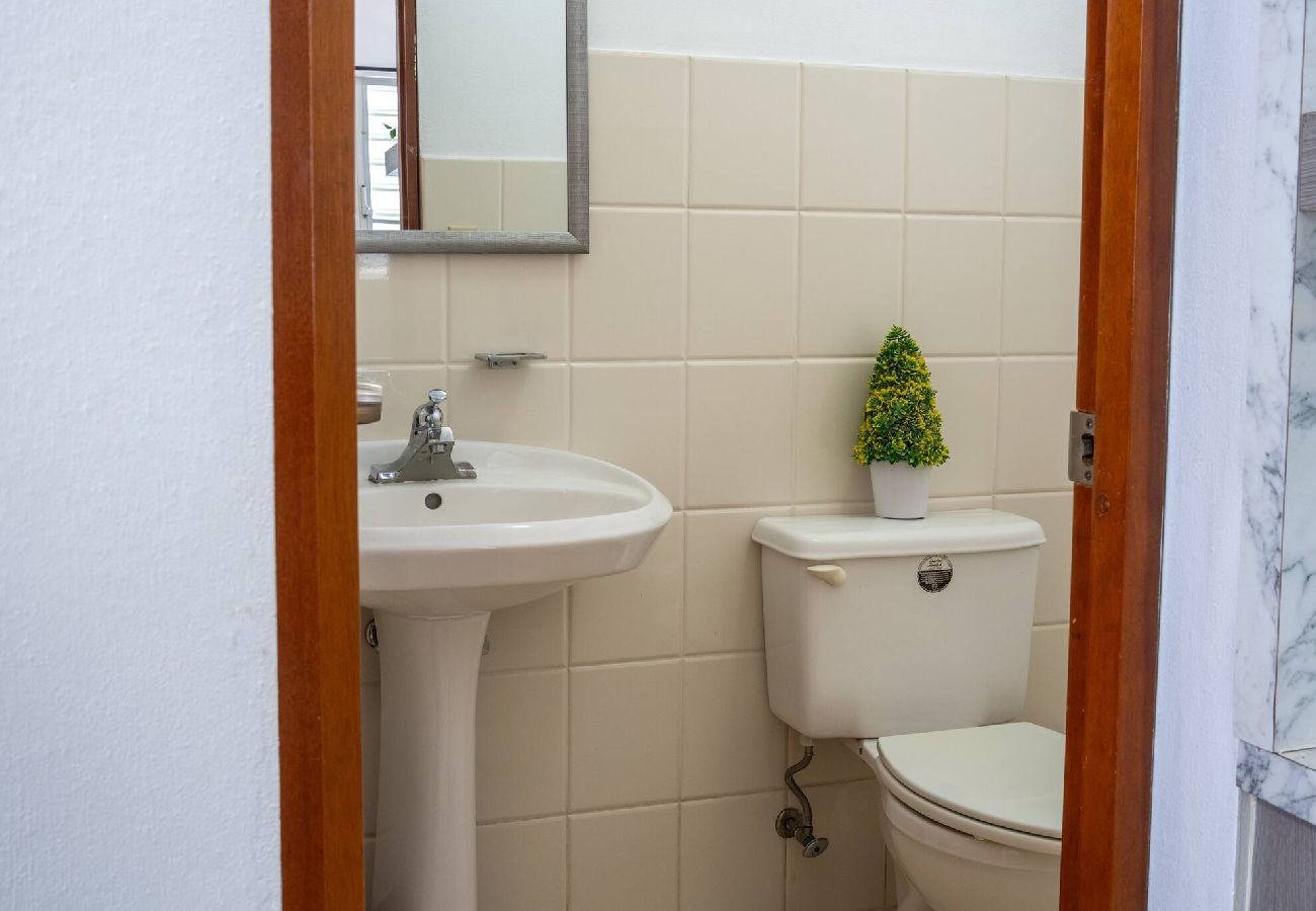 House in  - One minute away from the beach by car Apt 