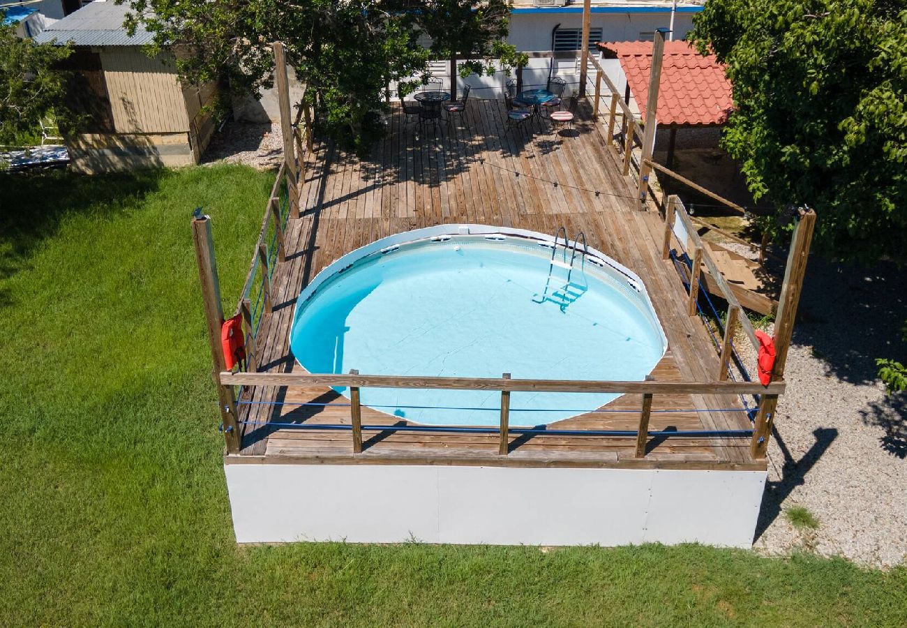 House in  - One minute away from the beach by car Apt 