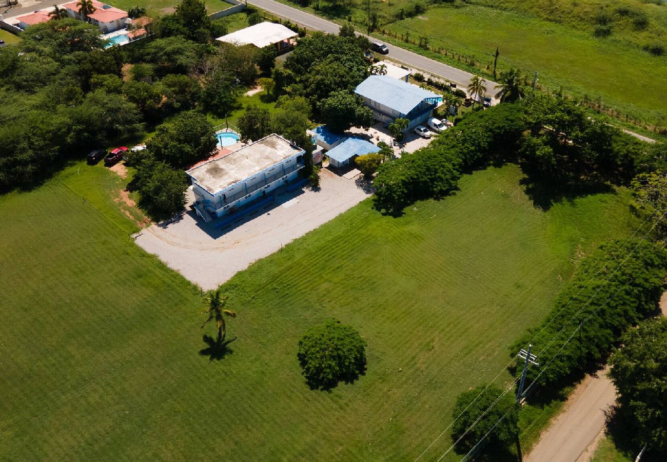 House in  - One minute away from the beach by car Apt 