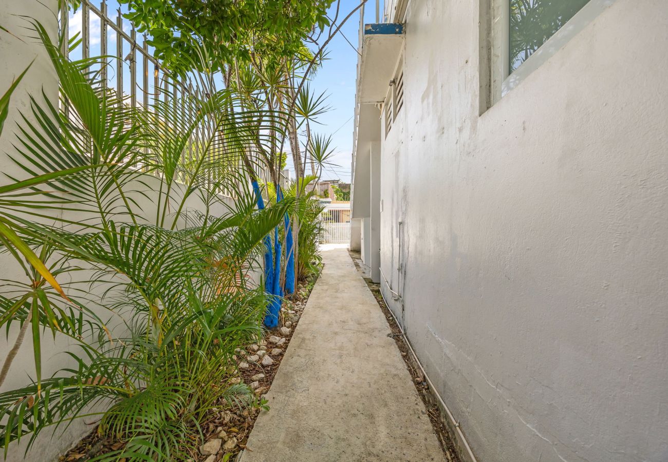 House in San Juan - Comfortable Group Stay | Sleeps 5 | Great Location
