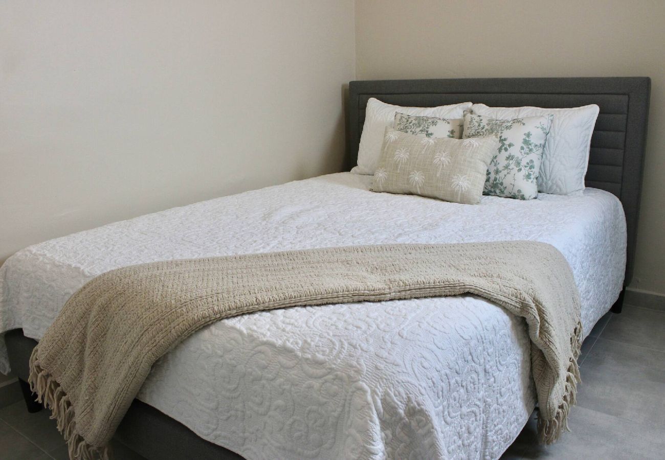 Apartment in San Juan - Cozy 2 Br Apartment Steps from La Cerra 