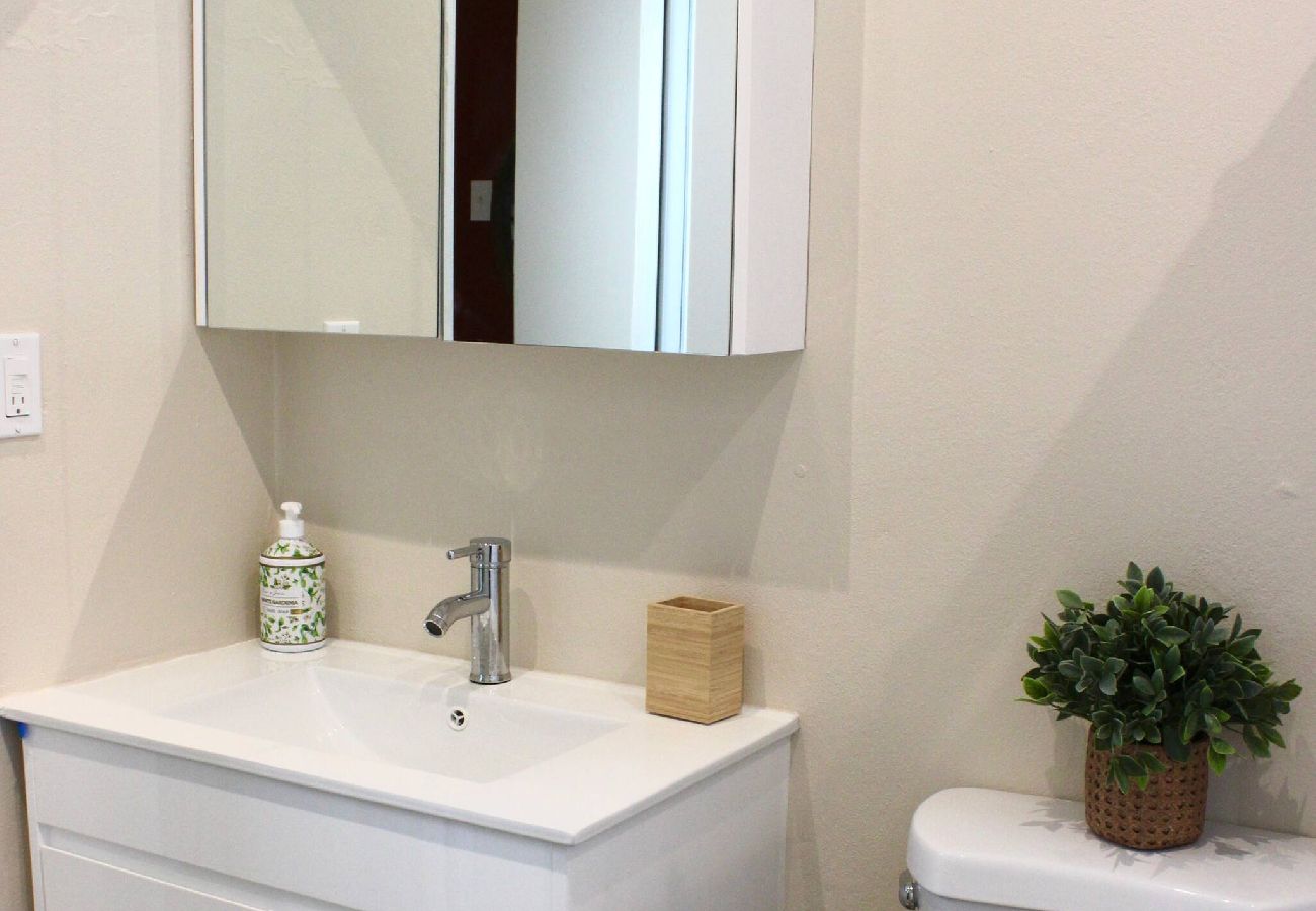 Apartment in San Juan - Cozy 2 Br Apartment Steps from La Cerra 