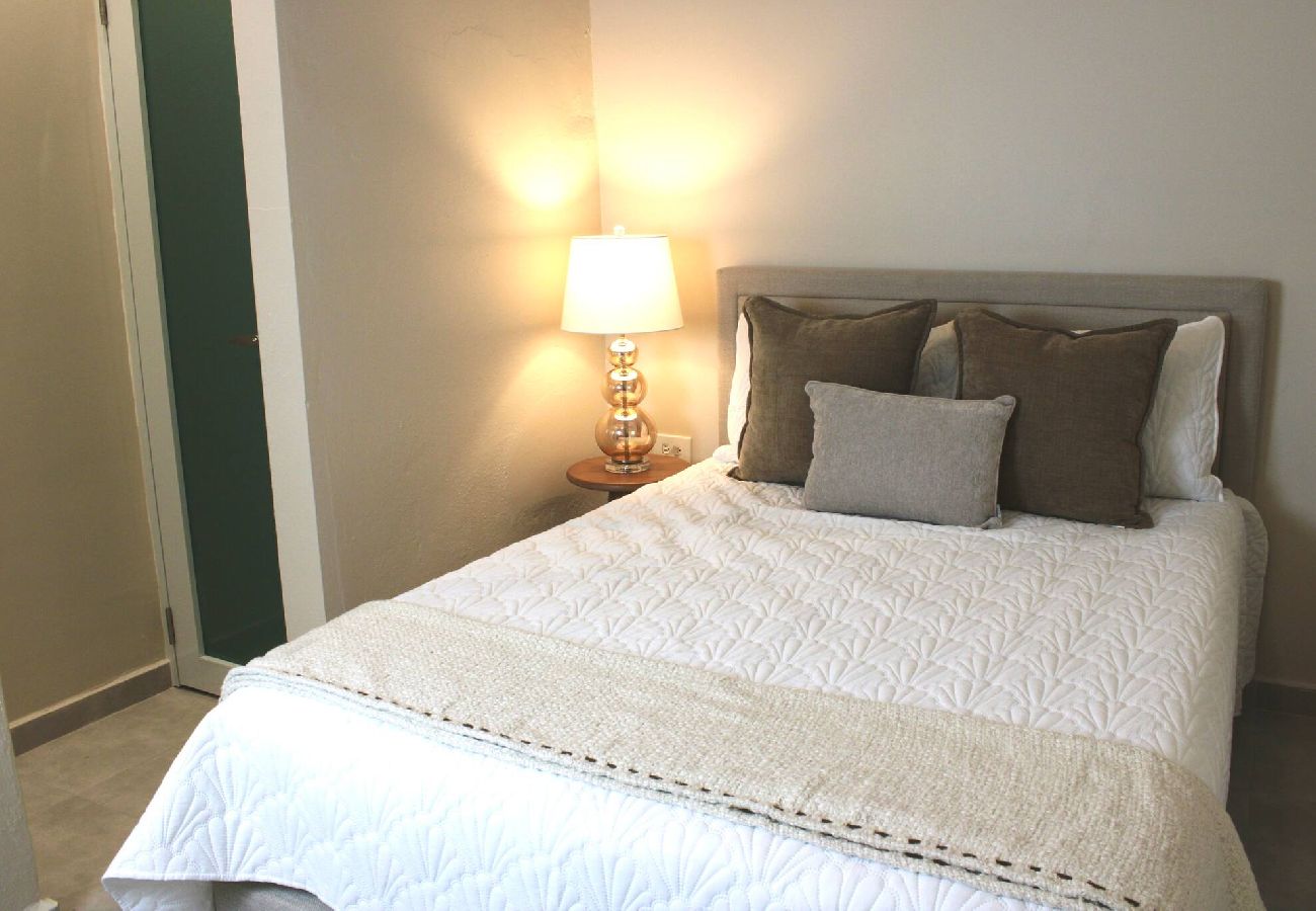 Apartment in San Juan - Cozy 2 Br Apartment Steps from La Cerra 