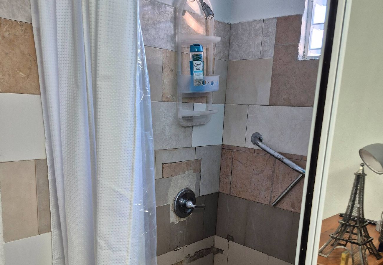 Apartment in Levittown - family getaway In levittown