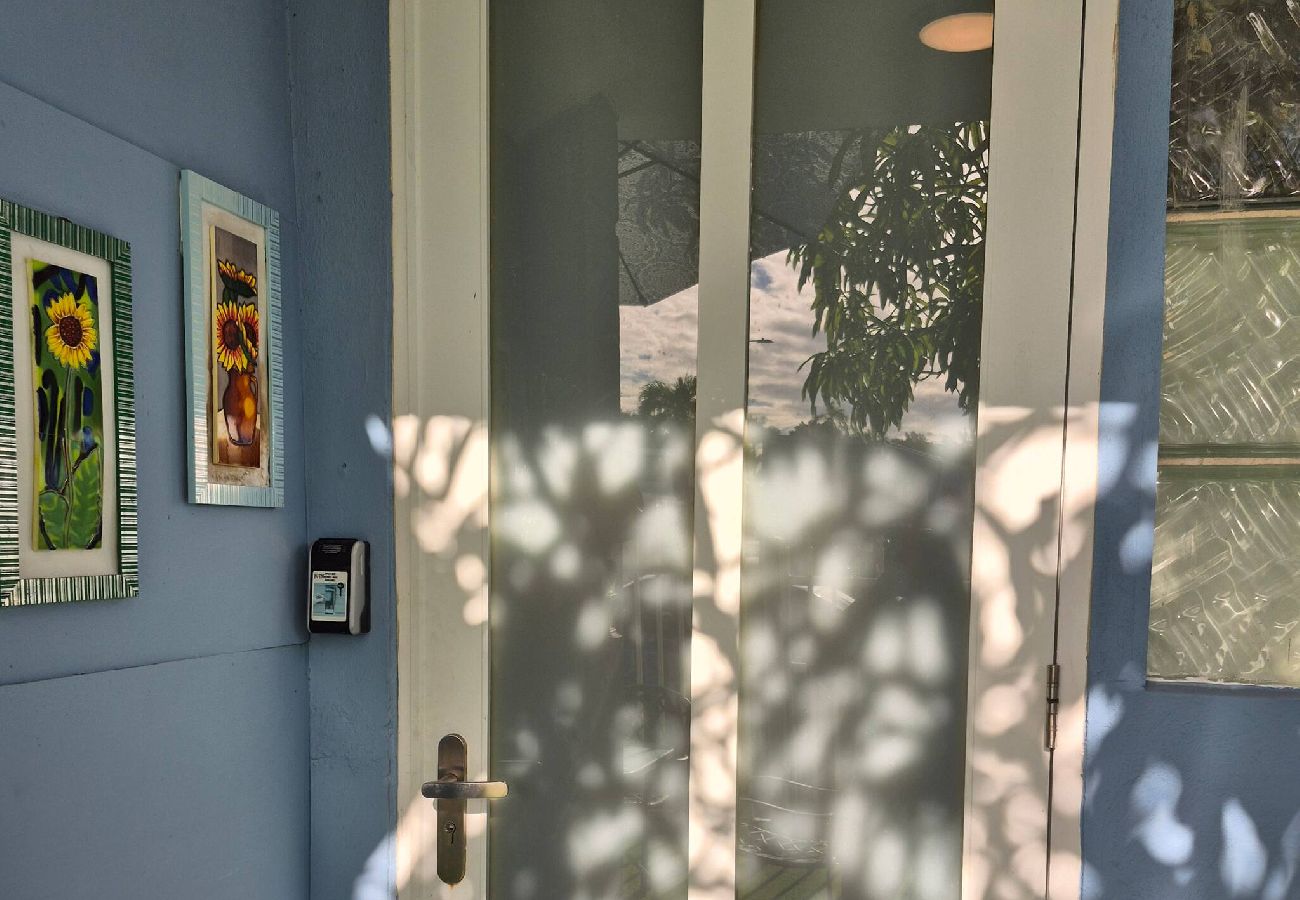 Apartment in Levittown - family getaway In levittown