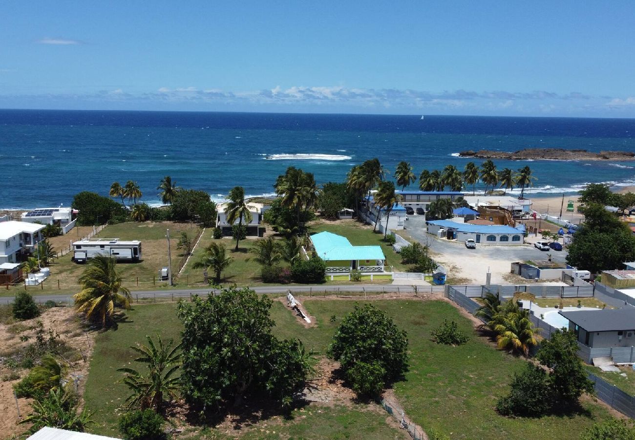 House in Camuy - Oceanfront Rustic Family Home Fully Equipped for 8