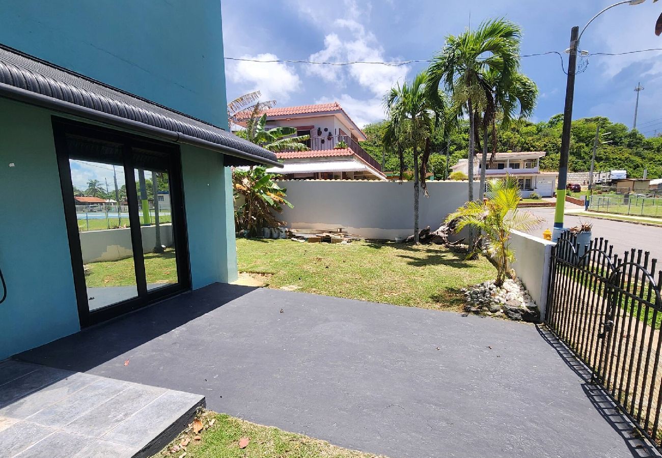 House in Camuy - Oceanfront Rustic Family Home Fully Equipped for 8