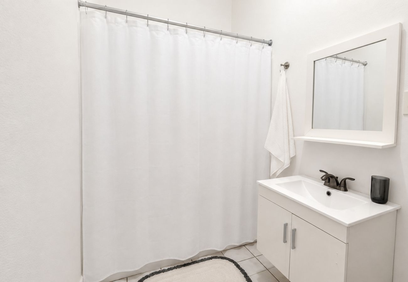 Apartment in San Juan - Cozy 2BR Stay Perfect for Families and Friends