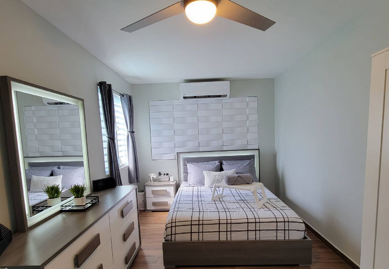 House in Carolina - Spacious Fam Retreat with Guest Home Near Beach 