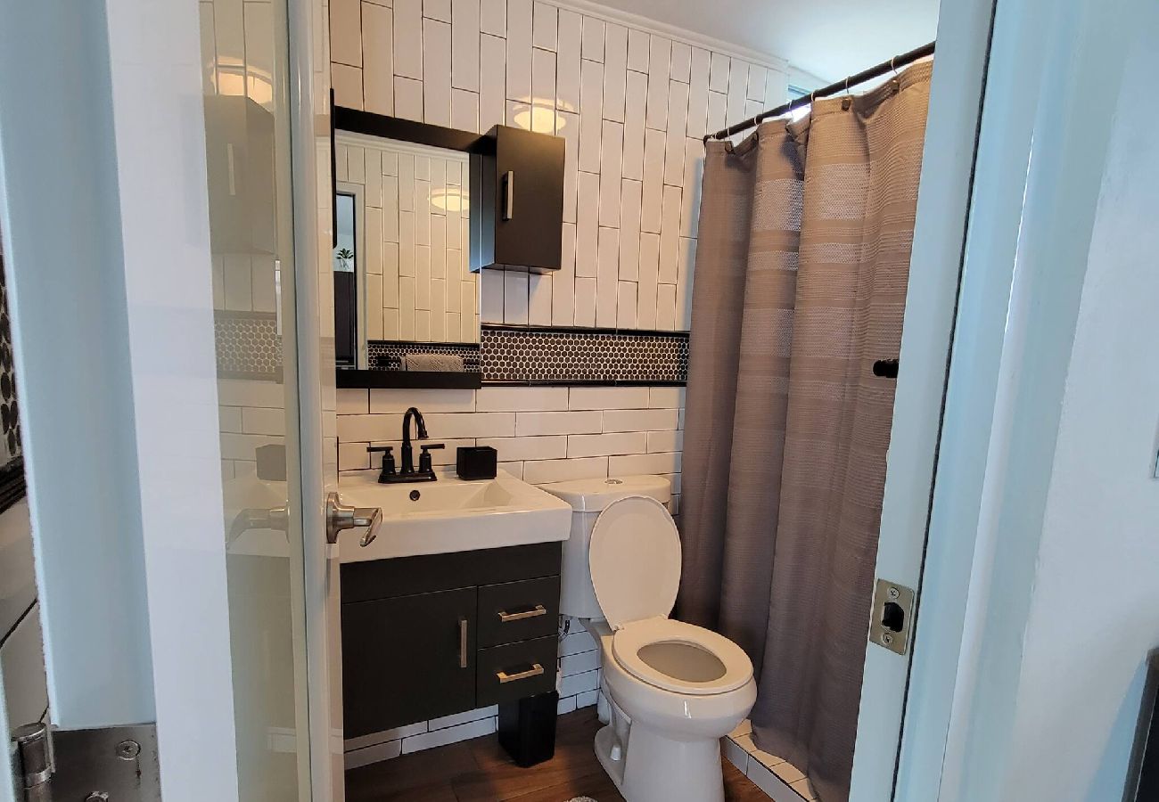 House in Carolina - Spacious Fam Retreat with Guest Home Near Beach 