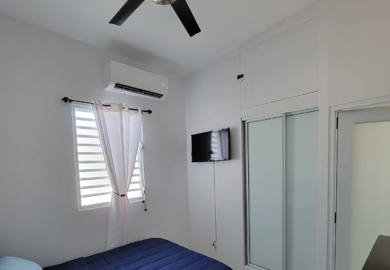 House in Carolina - Spacious Fam Retreat with Guest Home Near Beach 