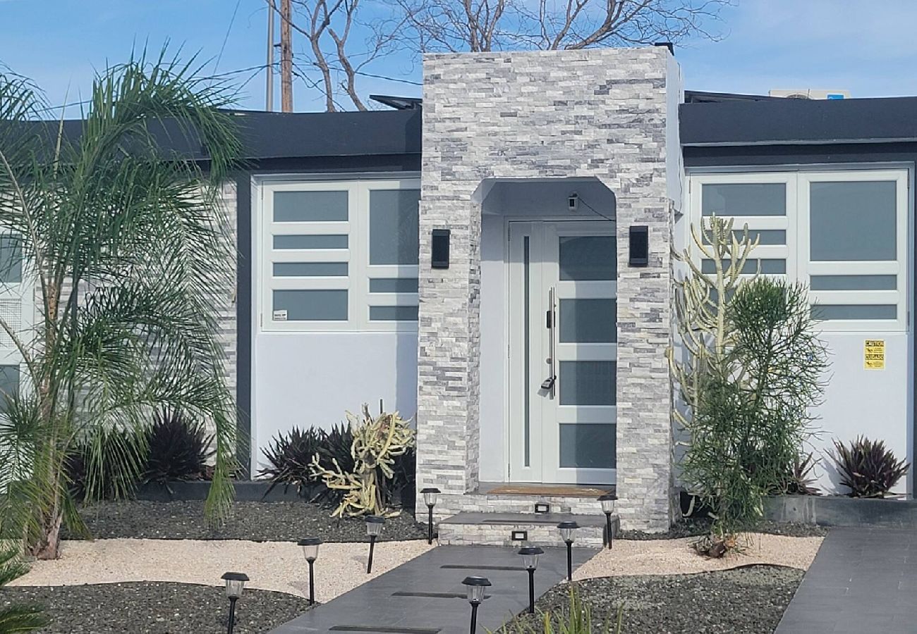 House in Carolina - Spacious Fam Retreat with Guest Home Near Beach 