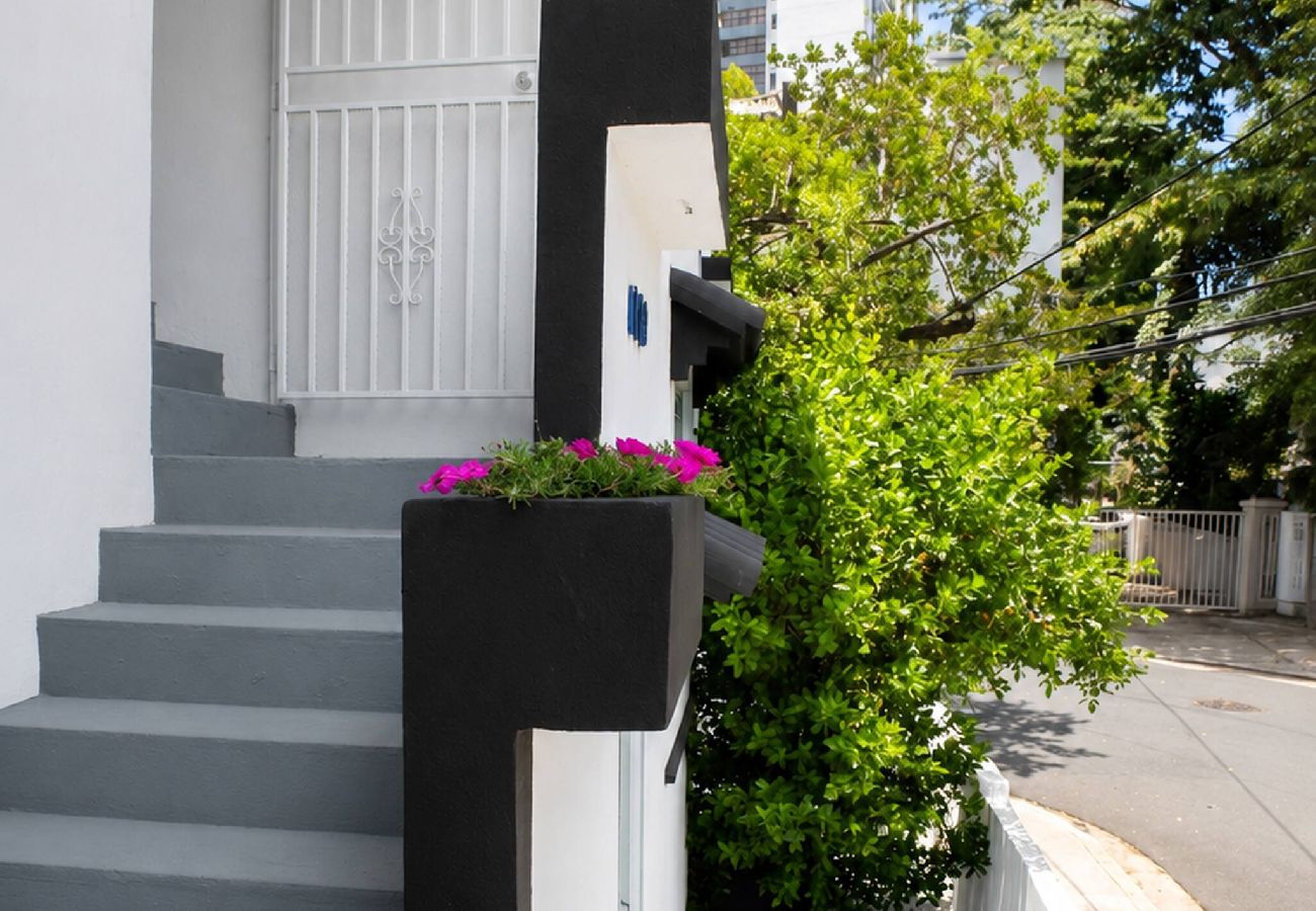 Apartment in San Juan - Cozy 2BR with a View Steps from La Cerra 