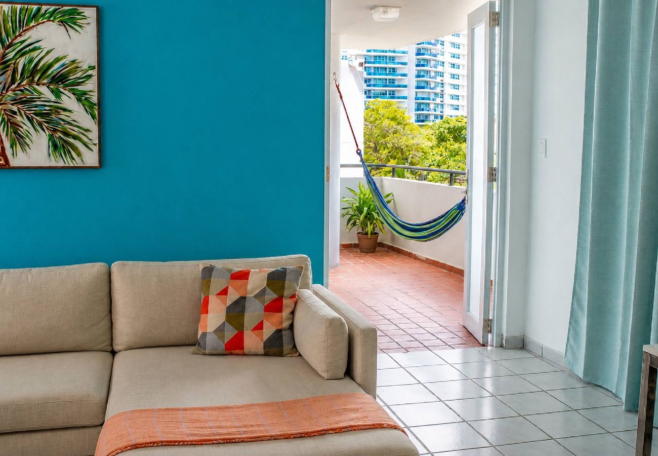Apartment in San Juan - Budget Friendly 1BR w Balcony Steps from Beach 