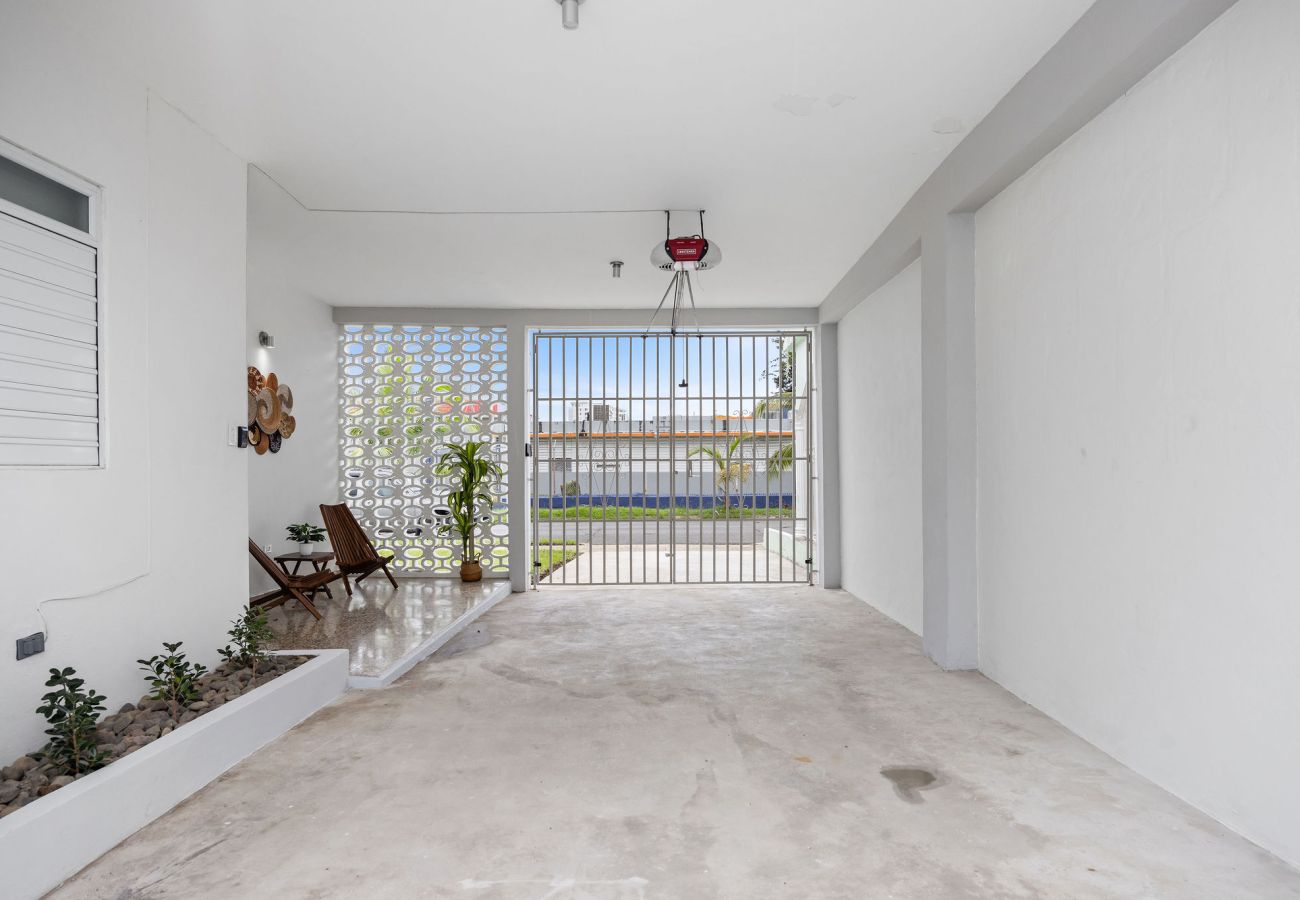 House in Carolina - Modern 3BR Home in Carolina Near Beaches & Airport