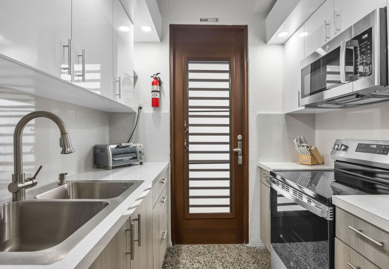 House in Carolina - Modern 3BR Home in Carolina Near Beaches & Airport