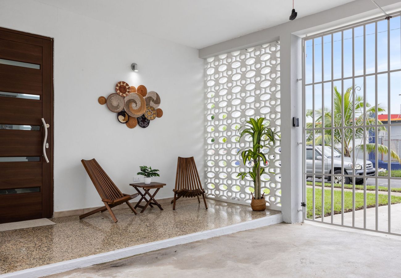House in Carolina - Modern 3BR Home in Carolina Near Beaches & Airport