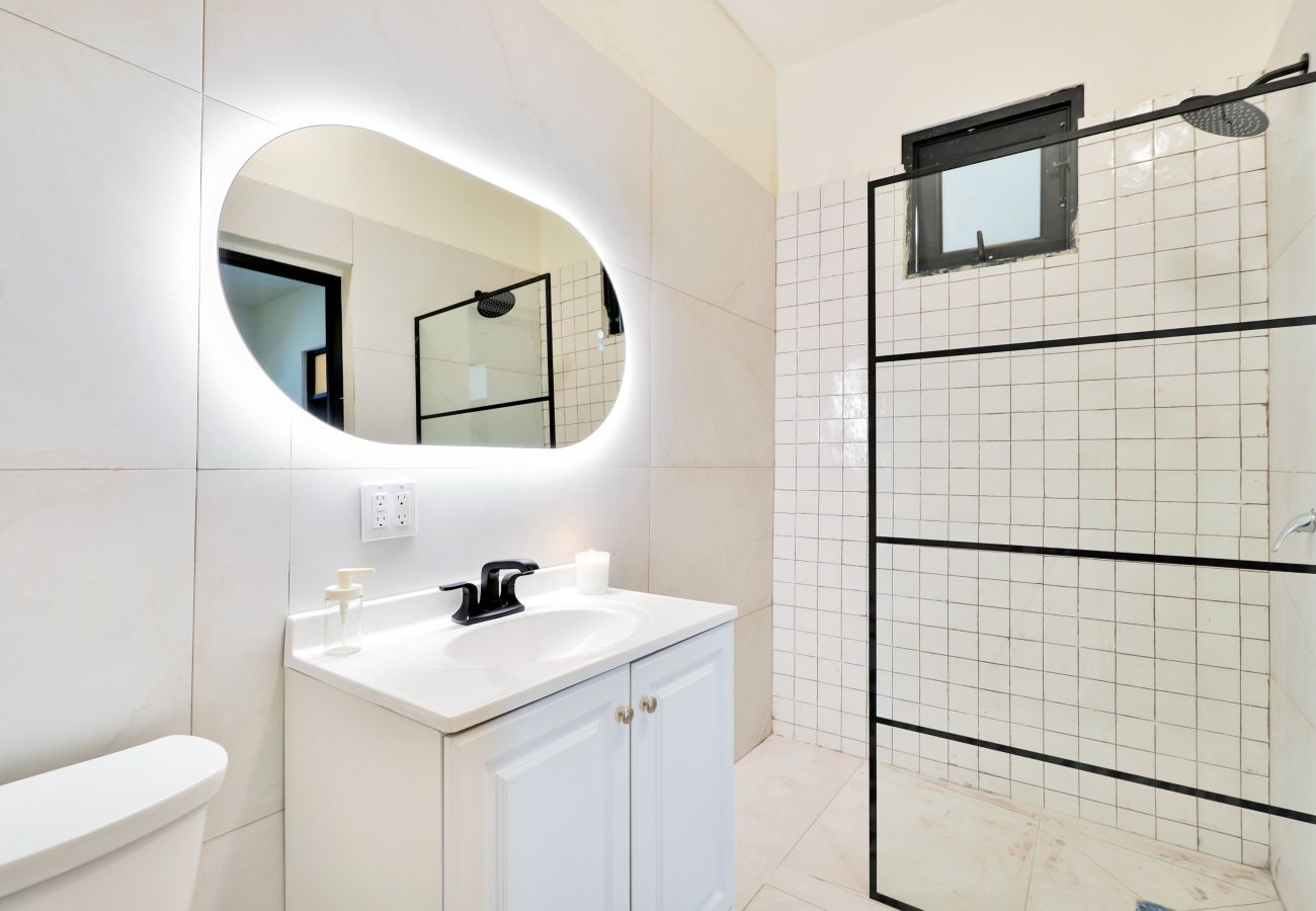 House in San Juan - Vibrant Santurce Caribbean Escape | 7BR w/ Rooftop