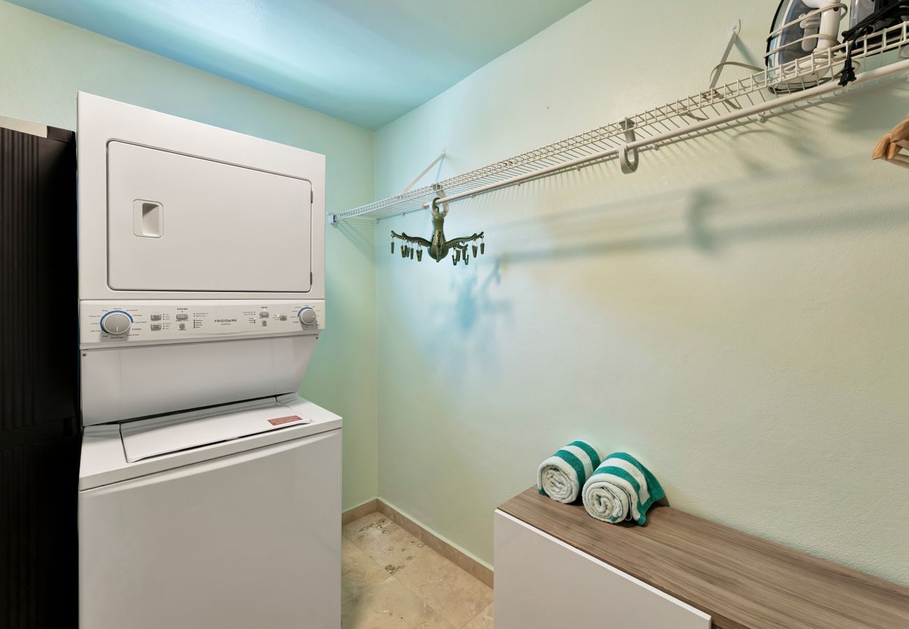 House in San Juan - 4BR Pool Home | 5 Min to Beach, San Juan