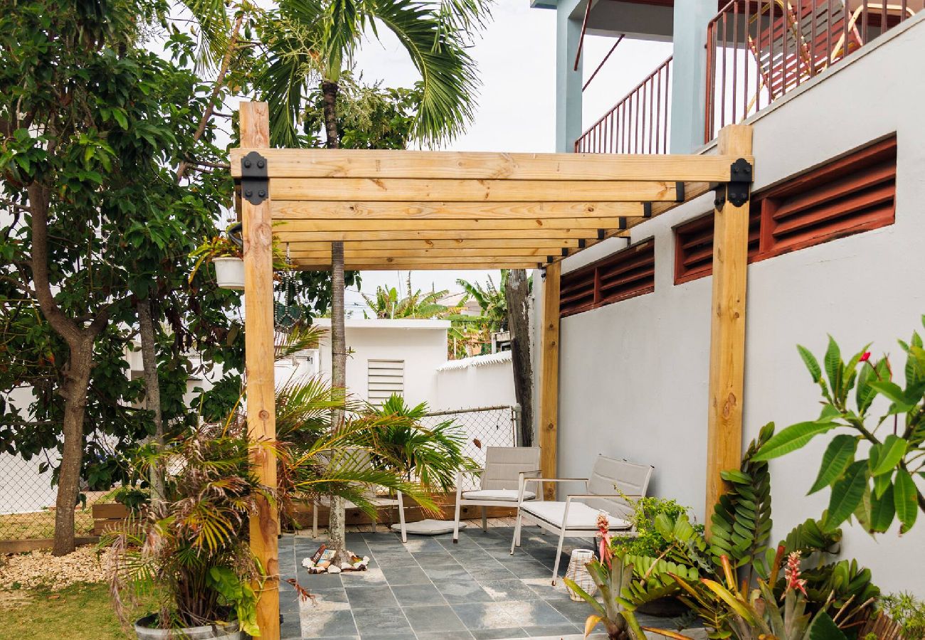 House in Camuy - LISC8E6 - Casa Rever #2 Rosa de Sarón