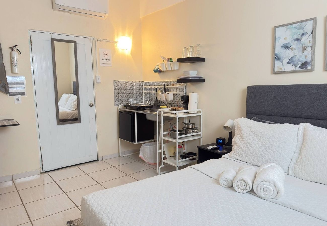 Apartment in  - Boricua 2 | Eco Estudio con A/C y WiFi 