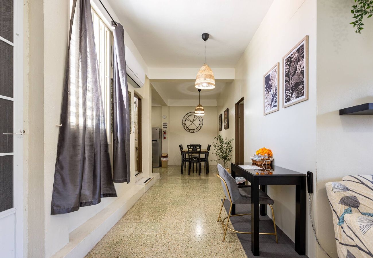 Apartment in Yauco - 3BR para 7|Aire Central+ Laundry|Camina al Pueblo 
