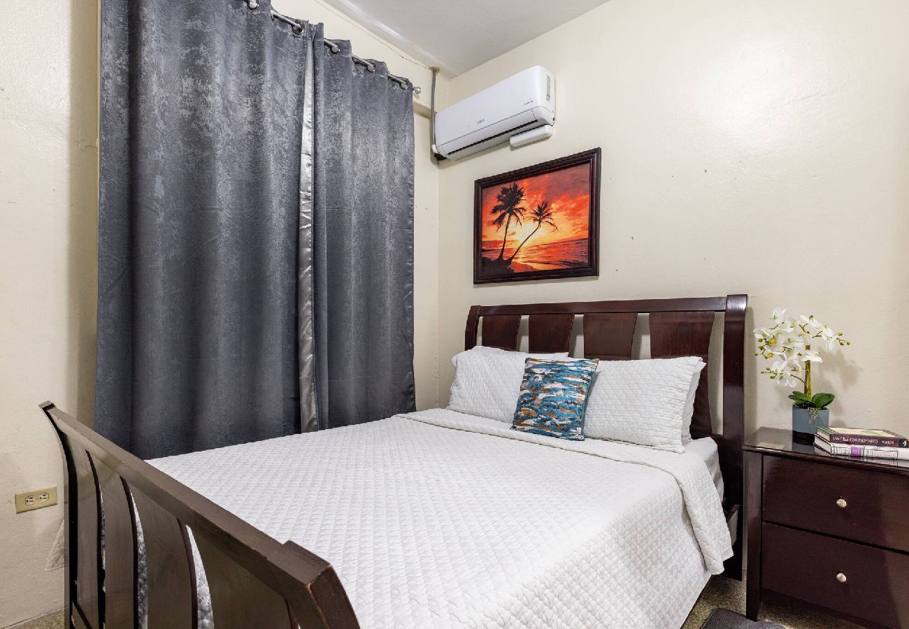 Apartment in Yauco - 3BR para 7|Aire Central+ Laundry|Camina al Pueblo 