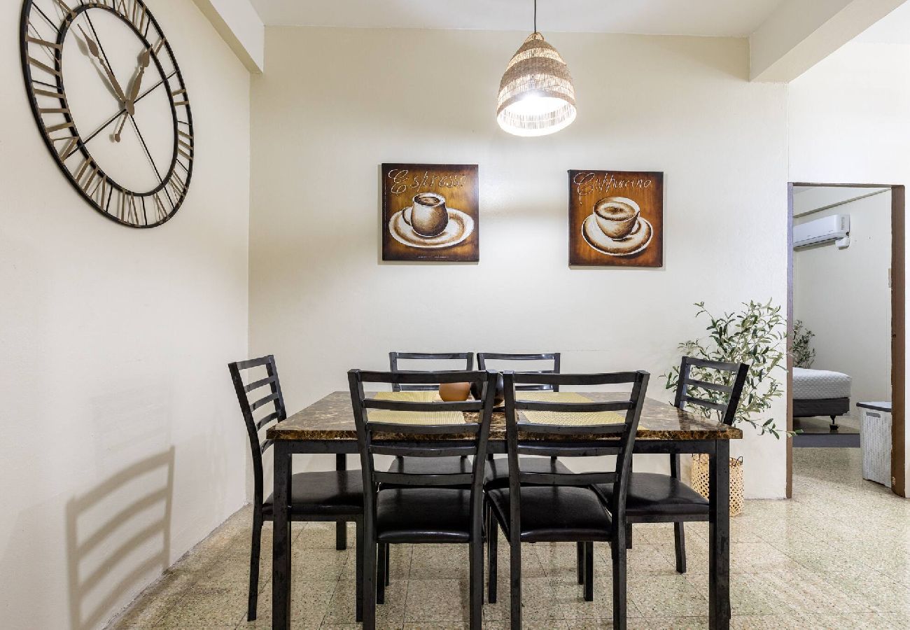Apartment in Yauco - 3BR para 7|Aire Central+ Laundry|Camina al Pueblo 