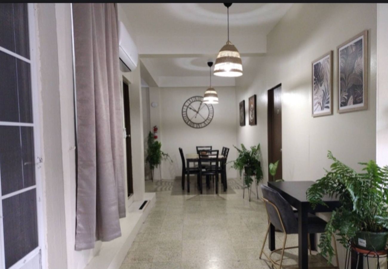 Apartment in Yauco - 3BR para 7|Aire Central+ Laundry|Camina al Pueblo 