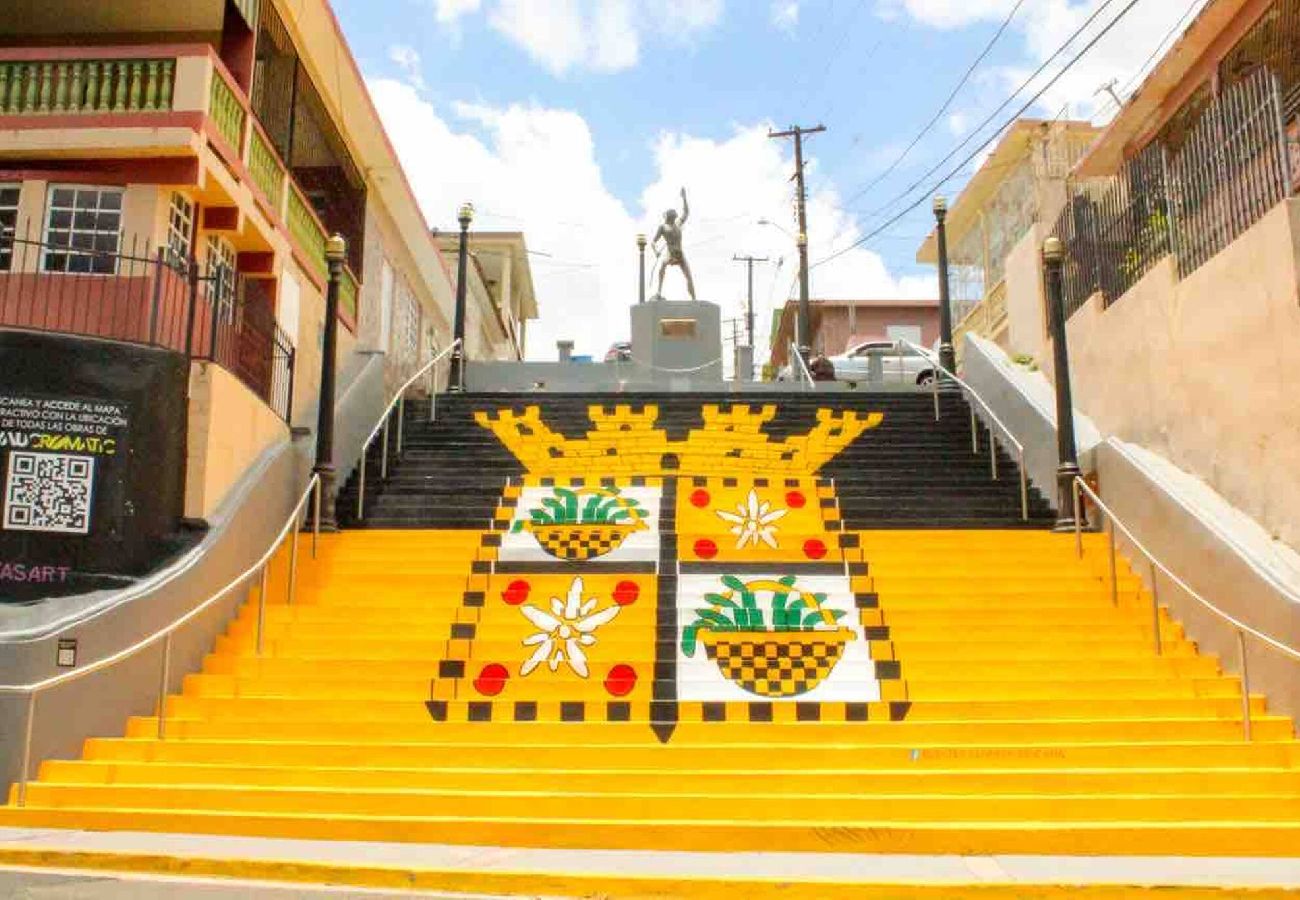 Apartment in Yauco - 3BR para 7|Aire Central+ Laundry|Camina al Pueblo 