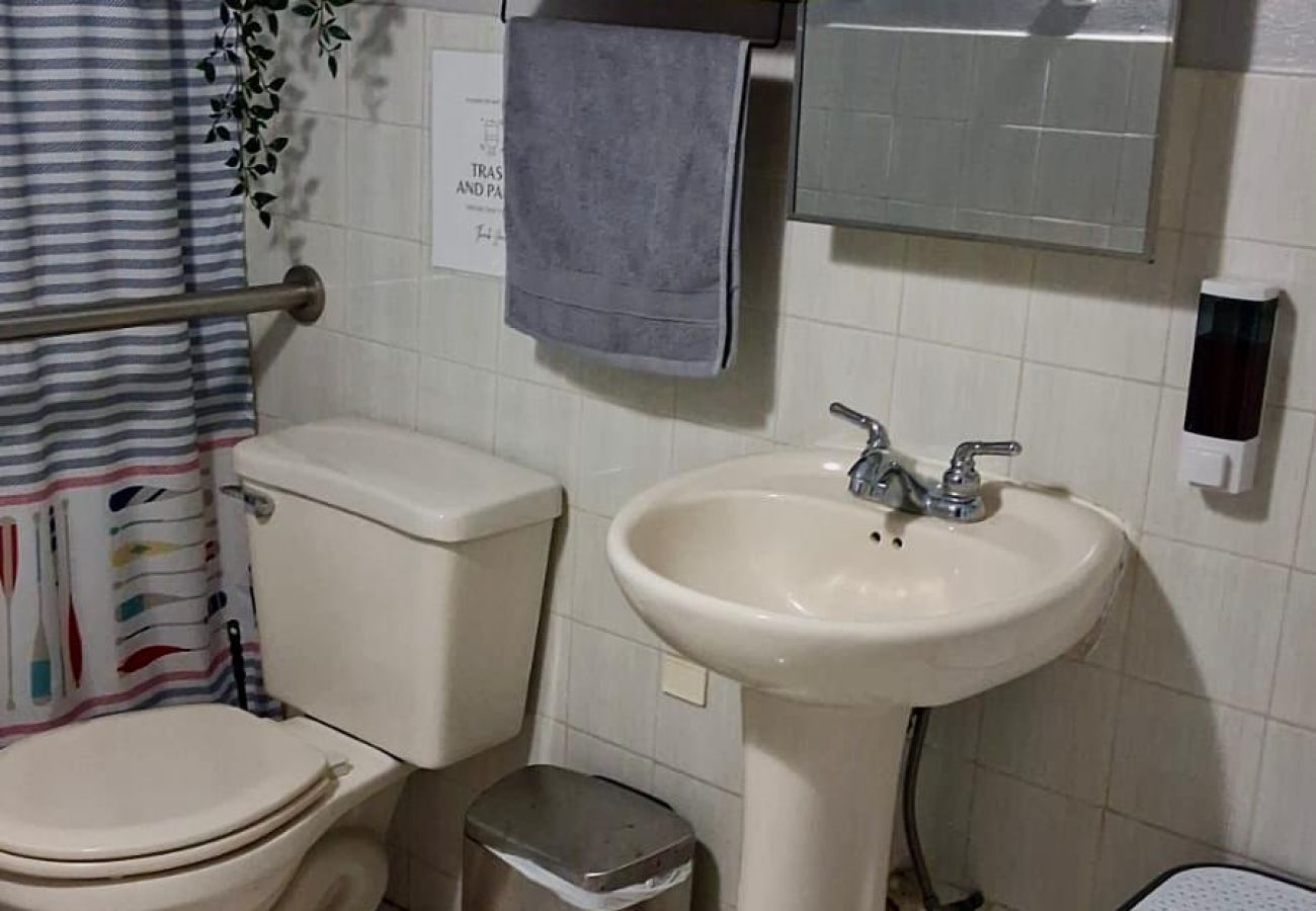 Apartment in Guanica - Guánica BBQ Getaway | Family-Friendly · Apto B